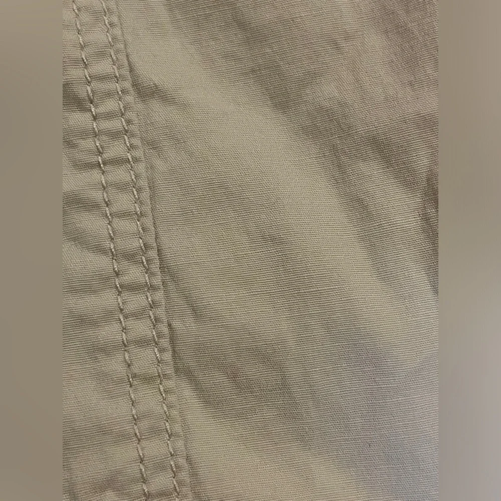Chico’s Light Tan Bermuda Shorts Size Small/4 (Chico’s Size 0)